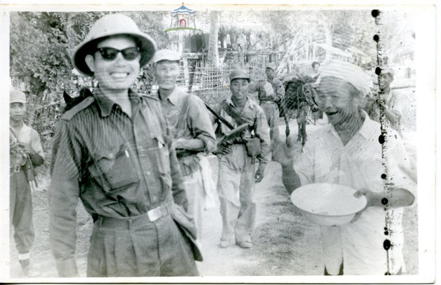 早期軍旅生活11：訪視合影藏品圖，第1張