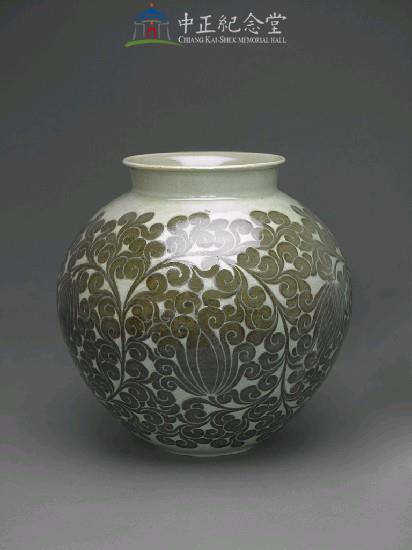 纏枝紋綠色瓷瓶藏品圖，第1張