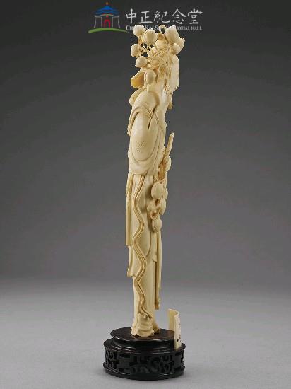 Carved Ivory Image of Avalokitesvara Collection Image, Figure 5, Total 6 Figures