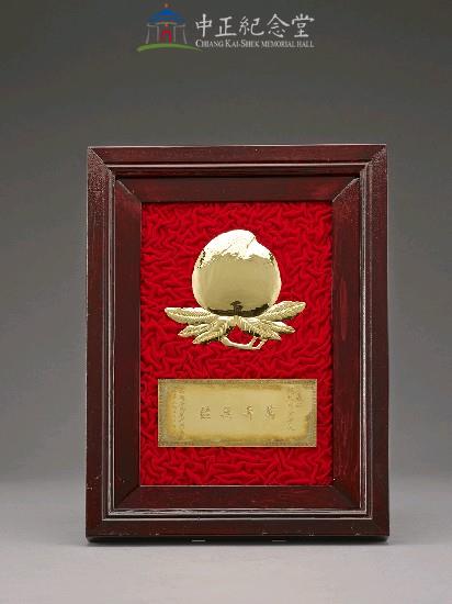 純金壽桃（鏡框）藏品圖，第1張