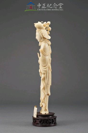 Carved Ivory Image of Avalokitesvara Collection Image, Figure 3, Total 6 Figures