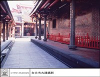 大殿左側藏品圖，第1張