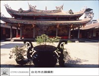 大殿背觀藏品圖，第1張