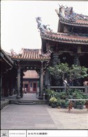 大殿右側正面藏品圖，第1張