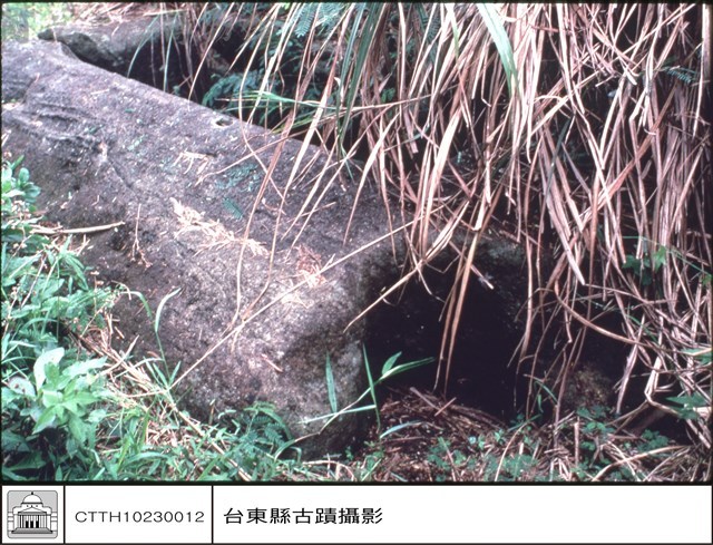 巨石棺材特寫藏品圖，第1張