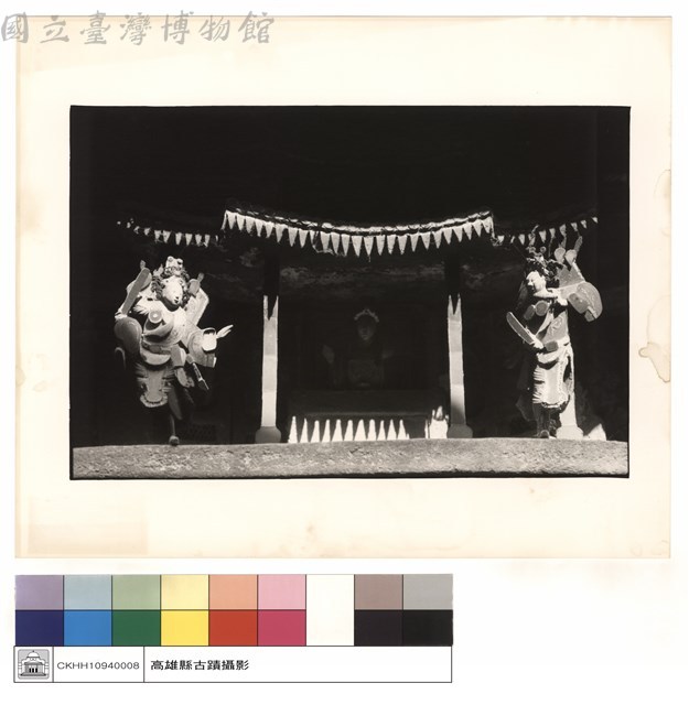 右山牆上貼磁人像藏品圖，第1張