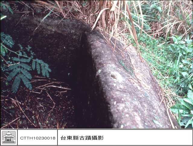 巨石棺材特寫藏品圖，第1張