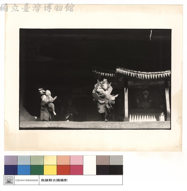 右山牆上貼磁人像藏品圖，第1張