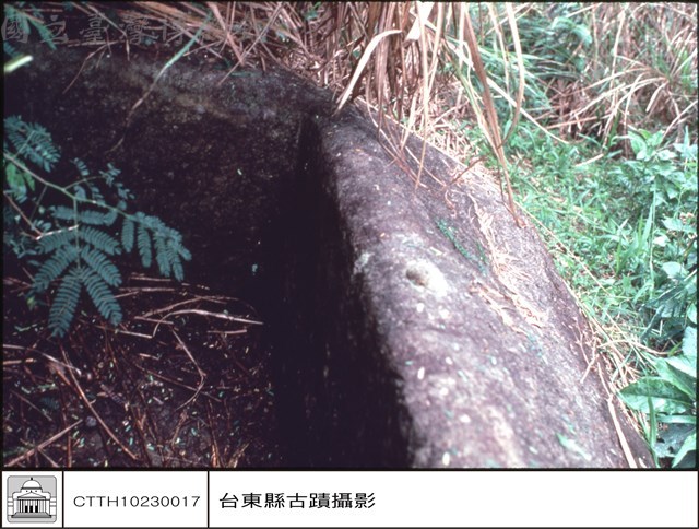 巨石棺材特寫藏品圖，第1張