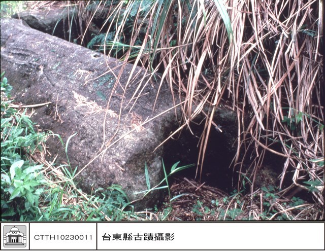 巨石棺材特寫藏品圖，第1張
