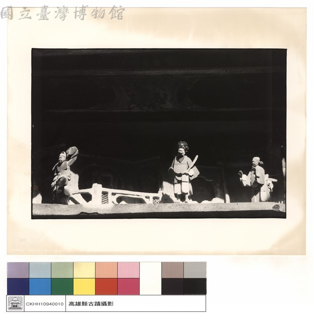 右山牆上貼磁人像藏品圖，第1張