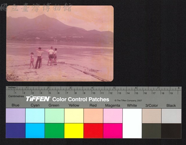 人物側拍藏品圖，第1張