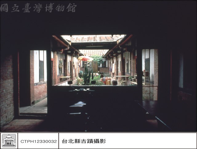 右廂庭院藏品圖，第1張