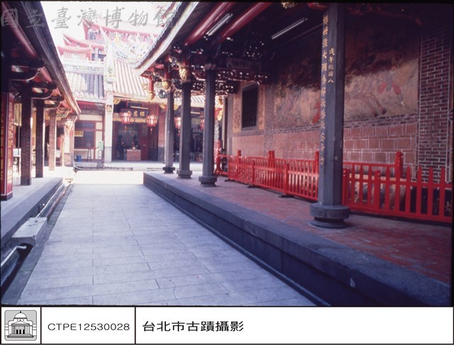 大殿左側藏品圖，第1張