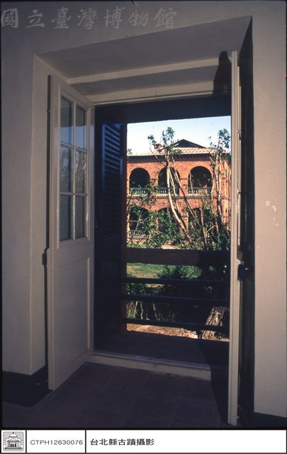 由城堡望領事館藏品圖，第1張
