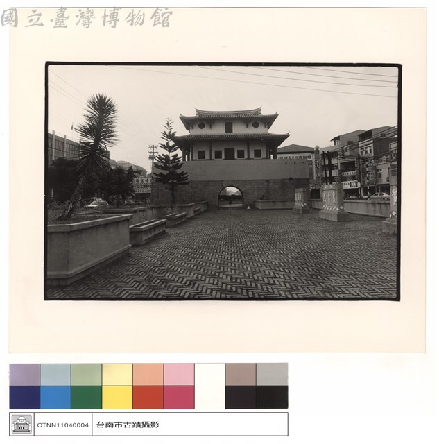 背景藏品圖，第1張