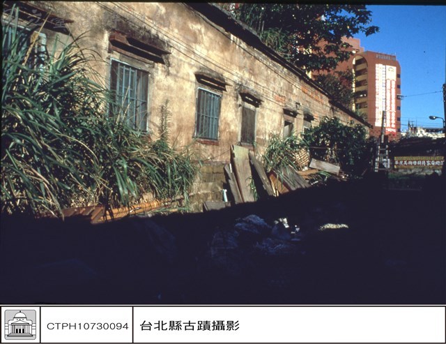 廢墟右外牆藏品圖，第1張