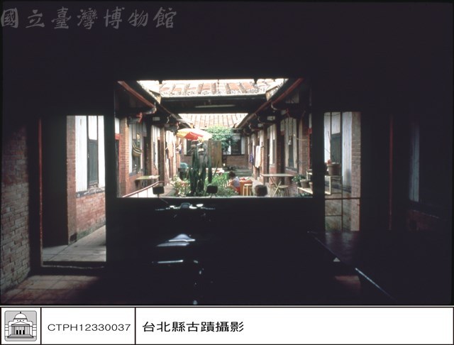 右廂庭院藏品圖，第1張