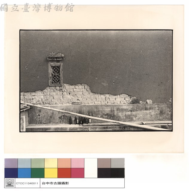 大殿牆藏品圖，第1張
