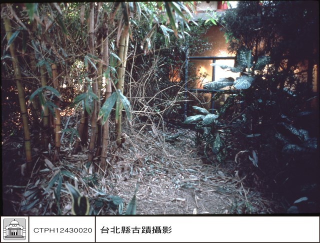 右側窗視門藏品圖，第1張