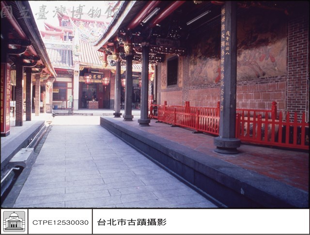 大殿左側藏品圖，第1張