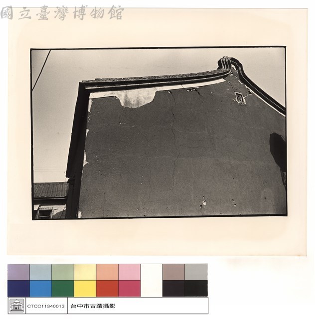 大殿側觀藏品圖，第1張
