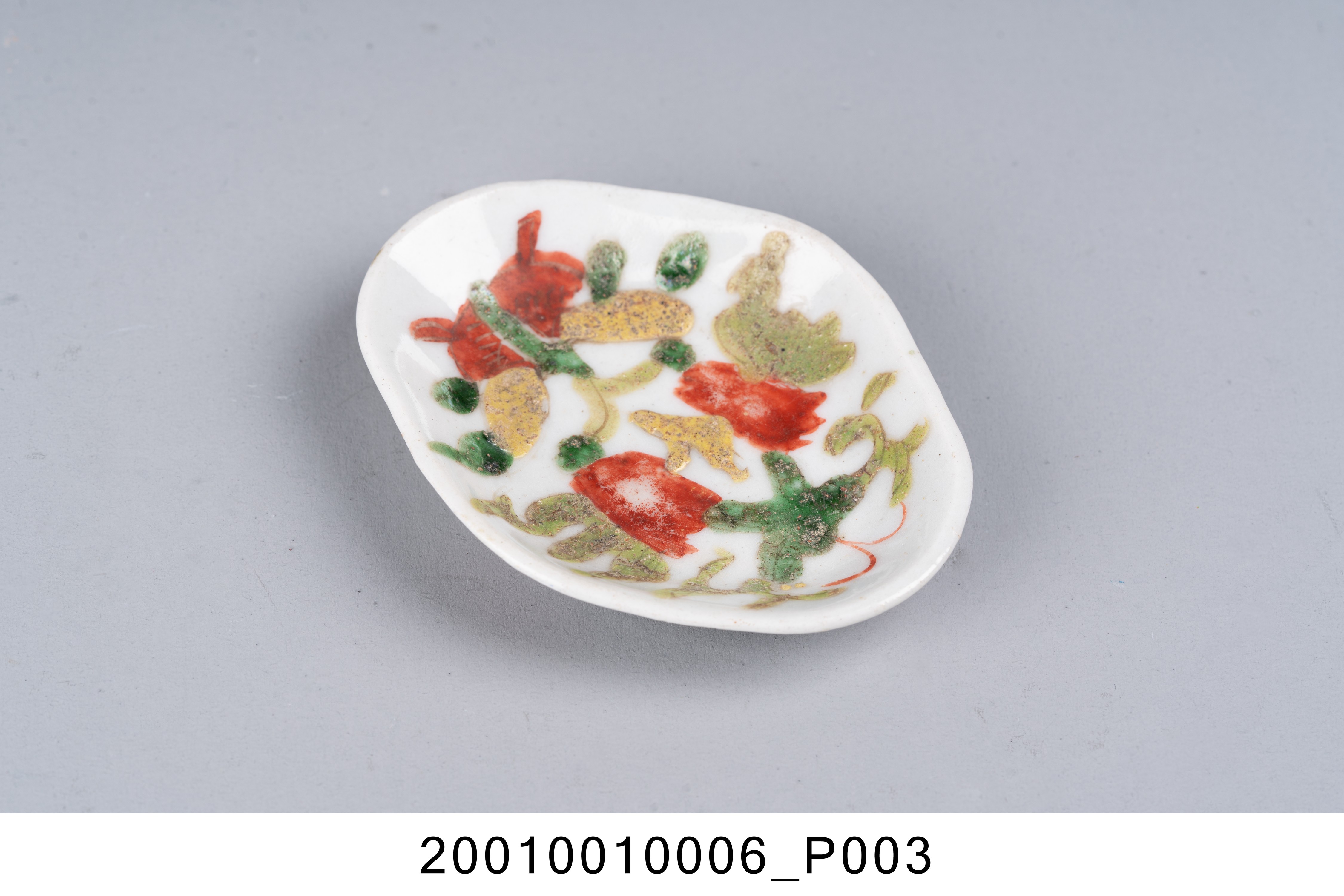 彩釉花卉蝴蝶菱形小碟 (共7張)