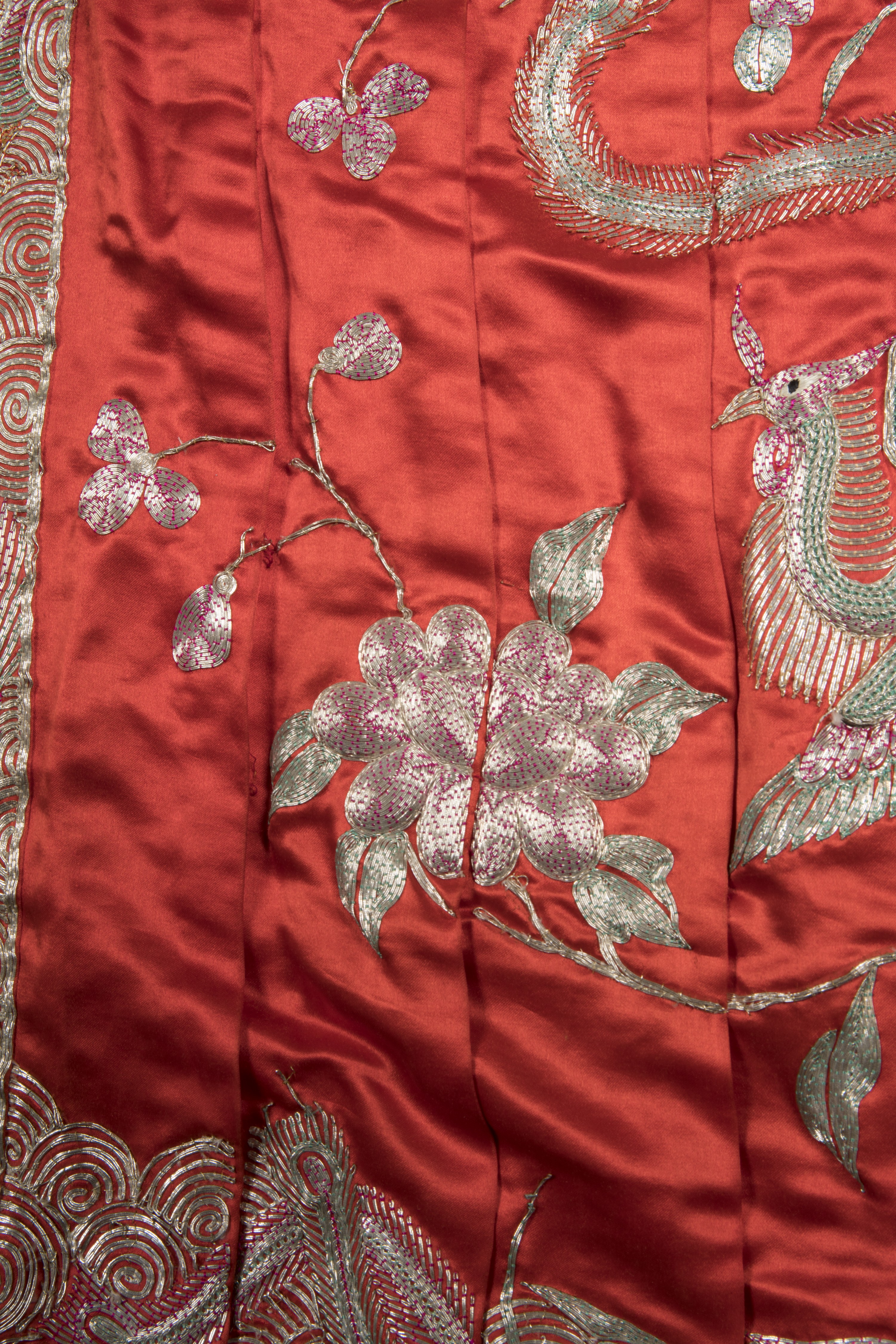 紅緞地盤金釘線龍鳳紋結婚禮裙 (共12張)