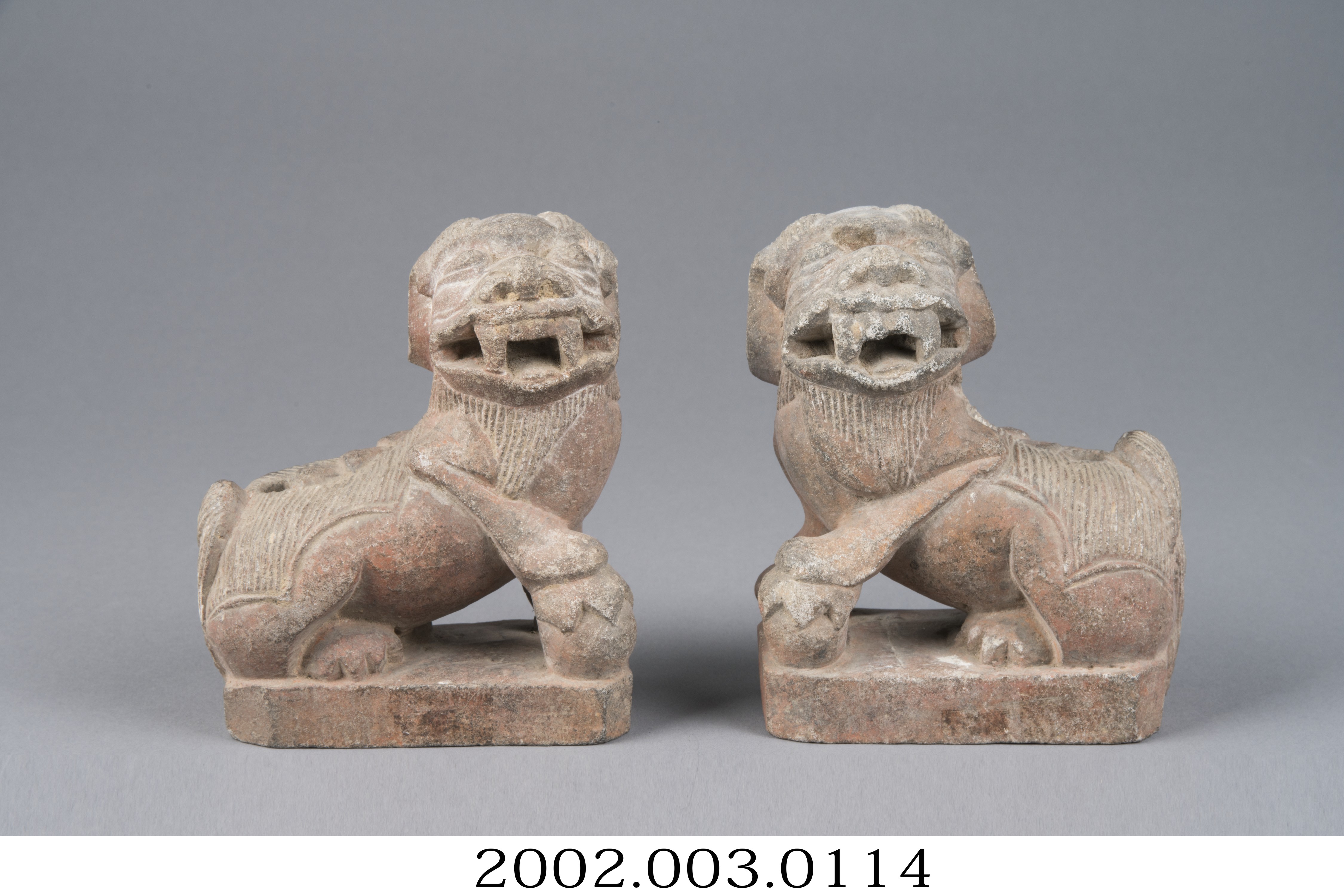 獅子戲球石燭臺組 (共11張)