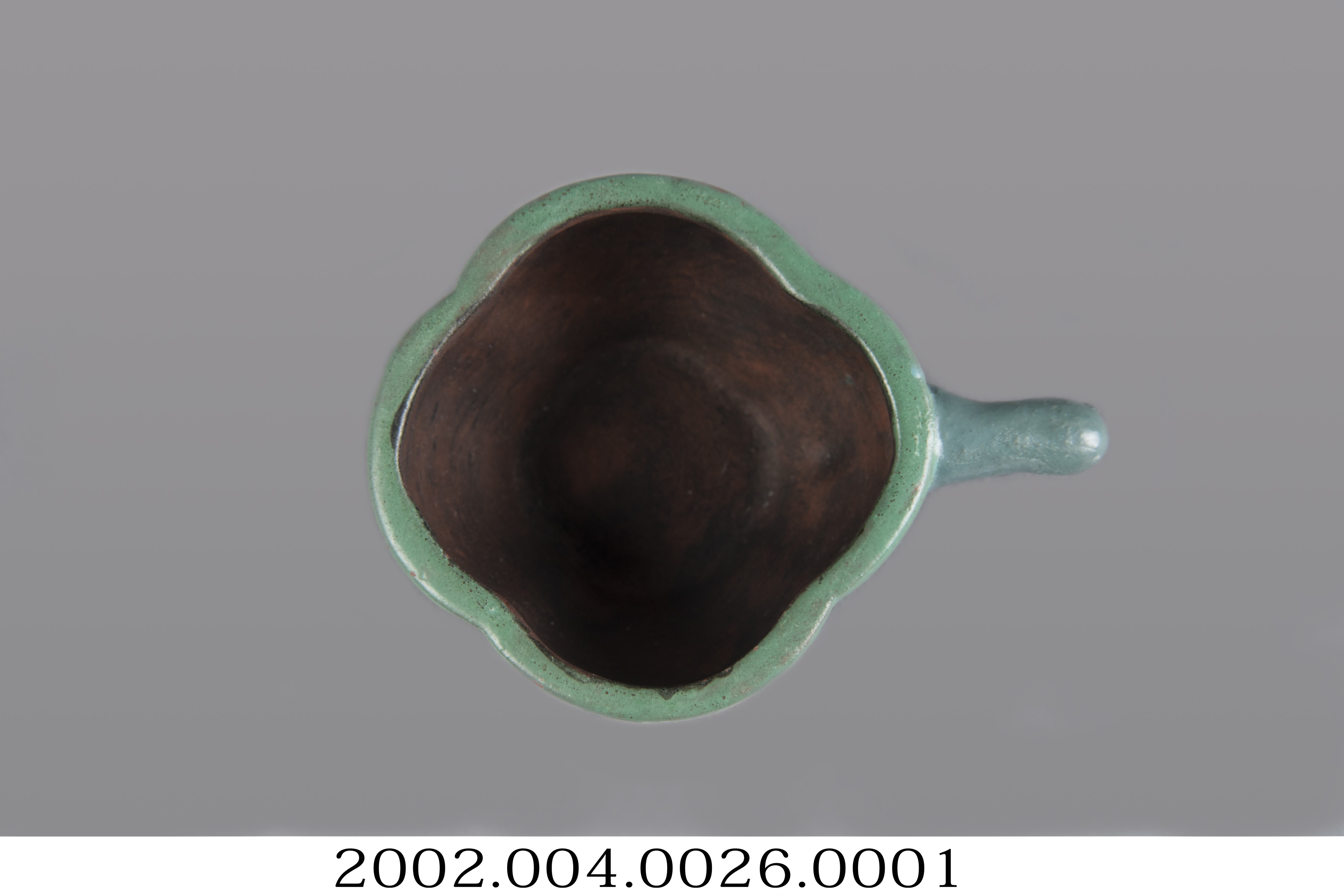 陶製綠釉彩繪花草紋小茶杯 (共11張)