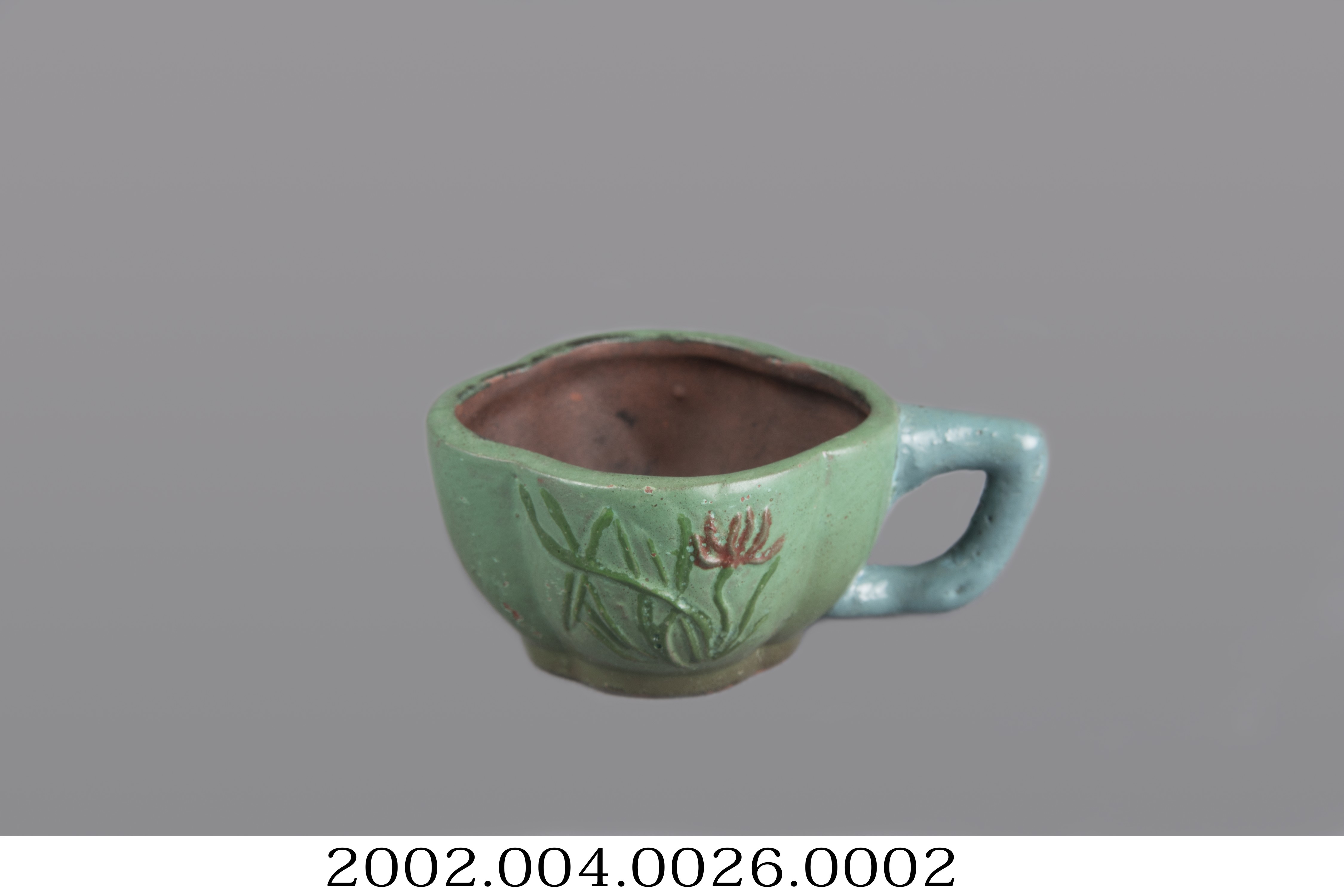 陶製綠釉彩繪花草紋小茶杯 (共11張)