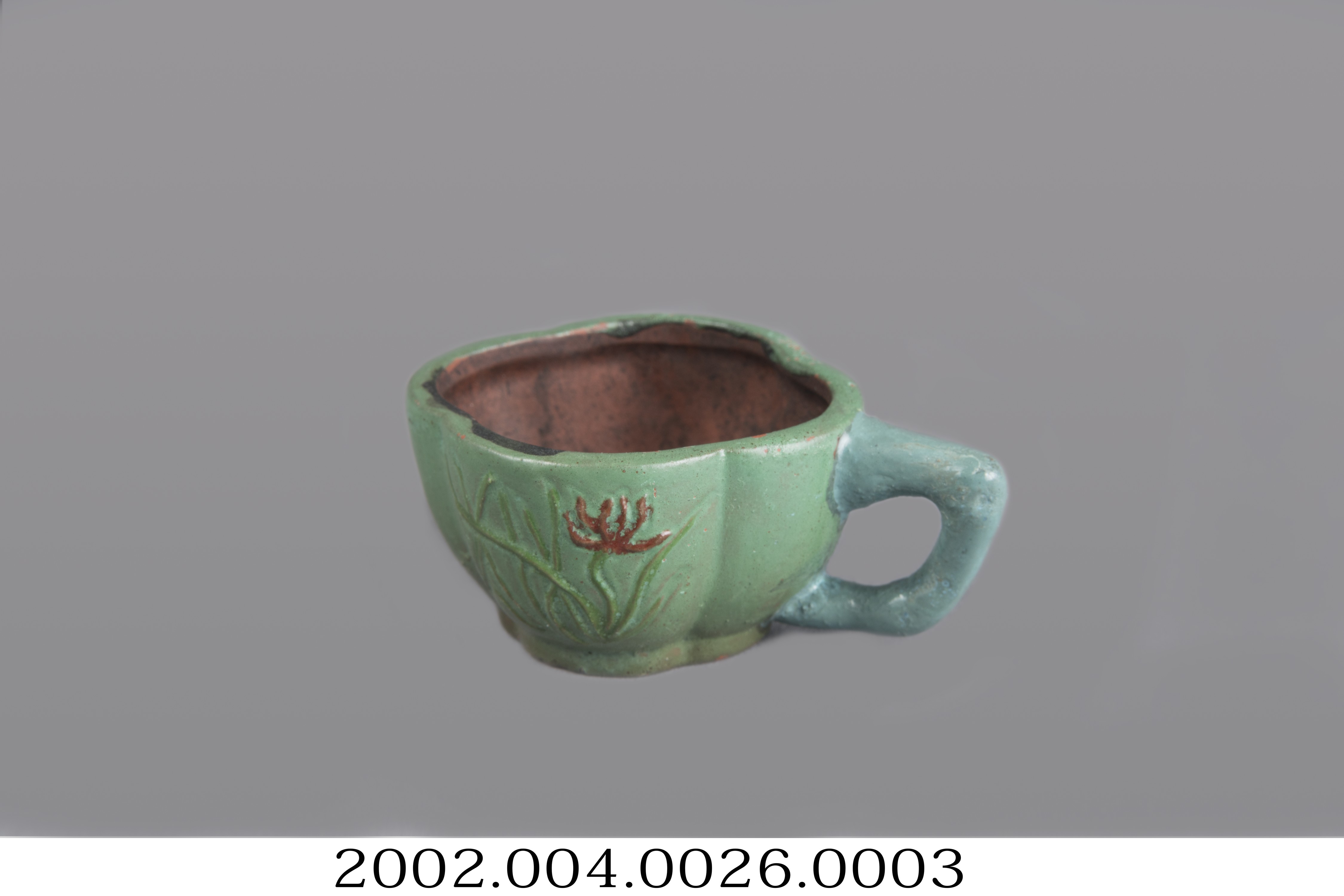 陶製綠釉彩繪花草紋小茶杯 (共11張)