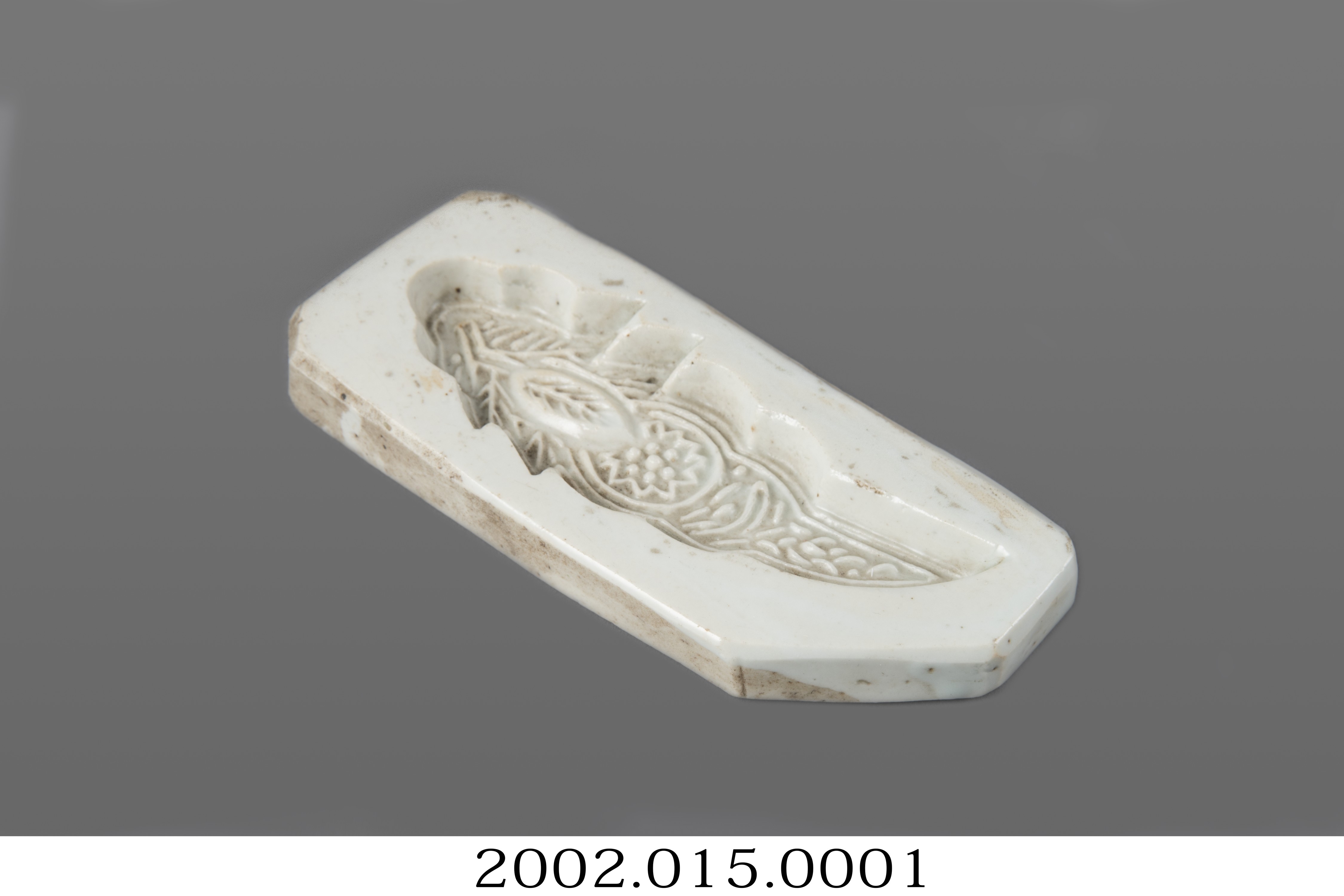 五角長形單面雕紋魚紋磁製糕印模 (共4張)