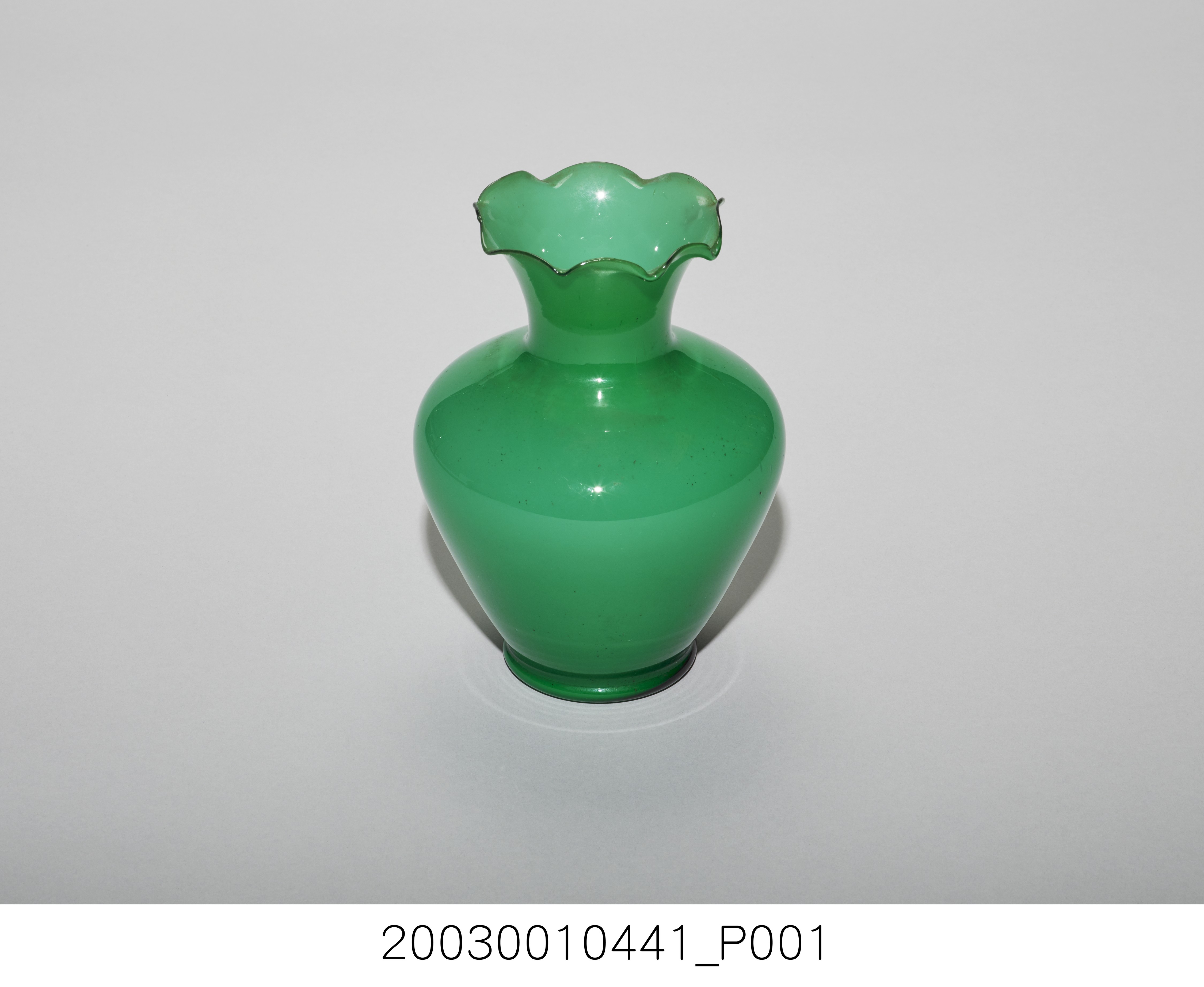 綠白雙色玻璃花瓶 (共4張)