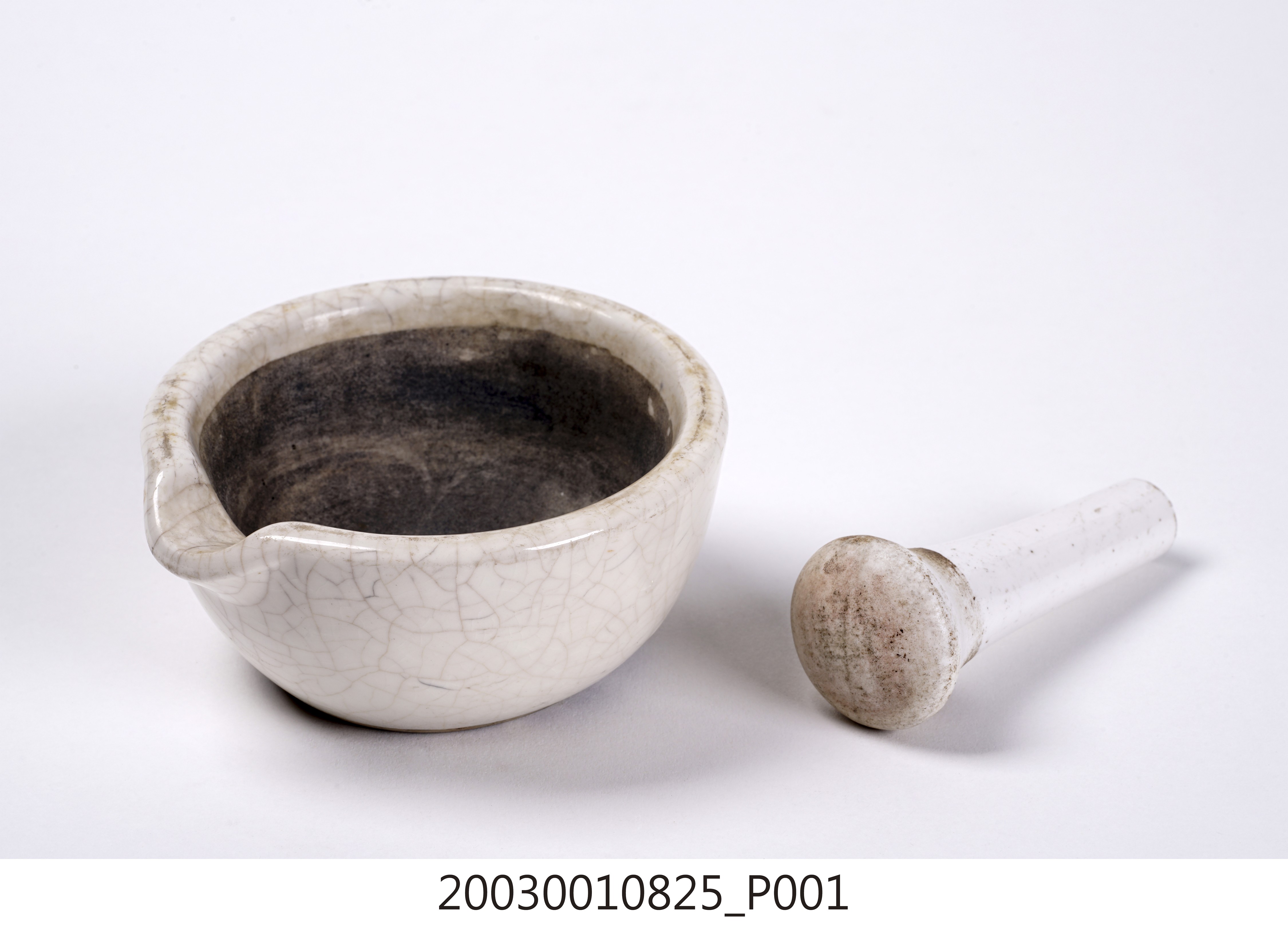 研缽及研杵一組 (共4張)