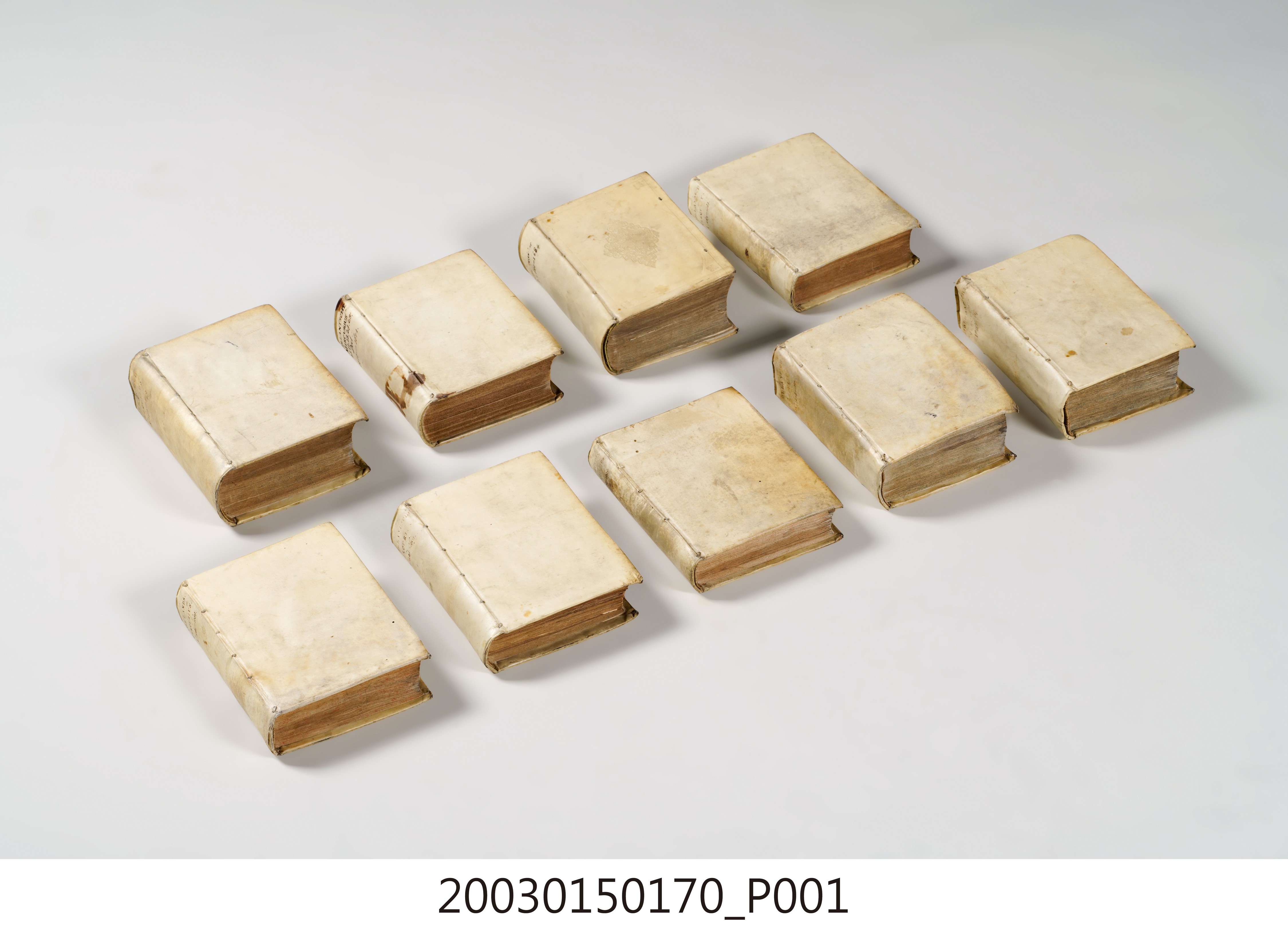 彼德卡斯特連著《荷蘭人報》1650年至1689年共9冊 (共2張)