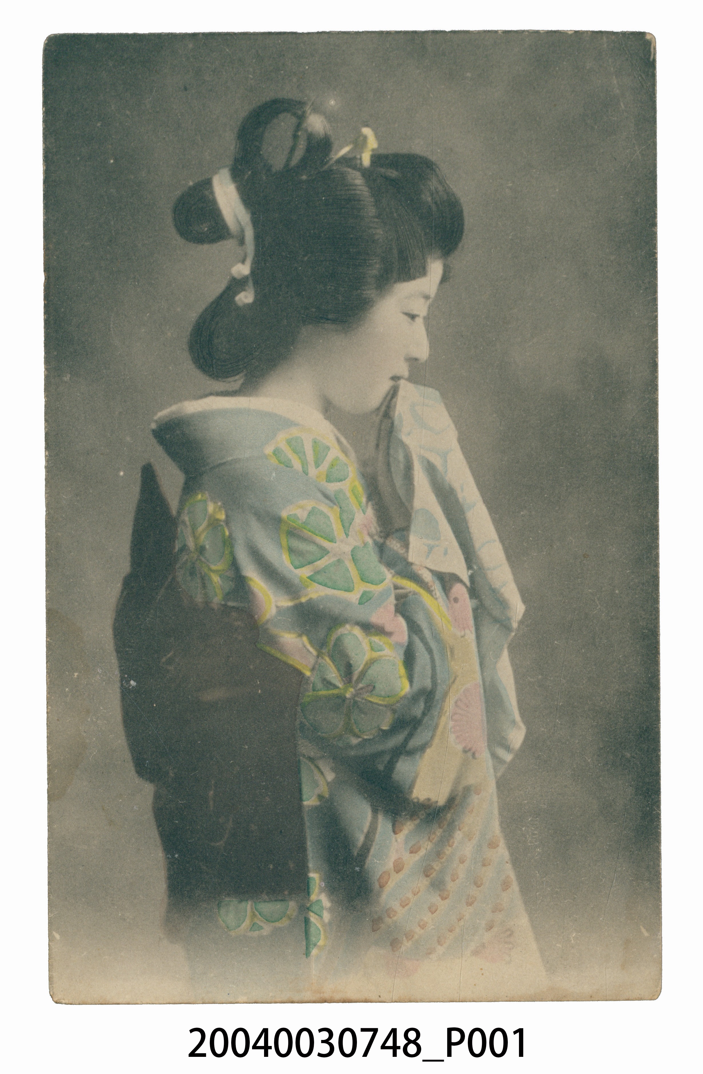 東京銀坐上方屋製著和服的女子 (共3張)