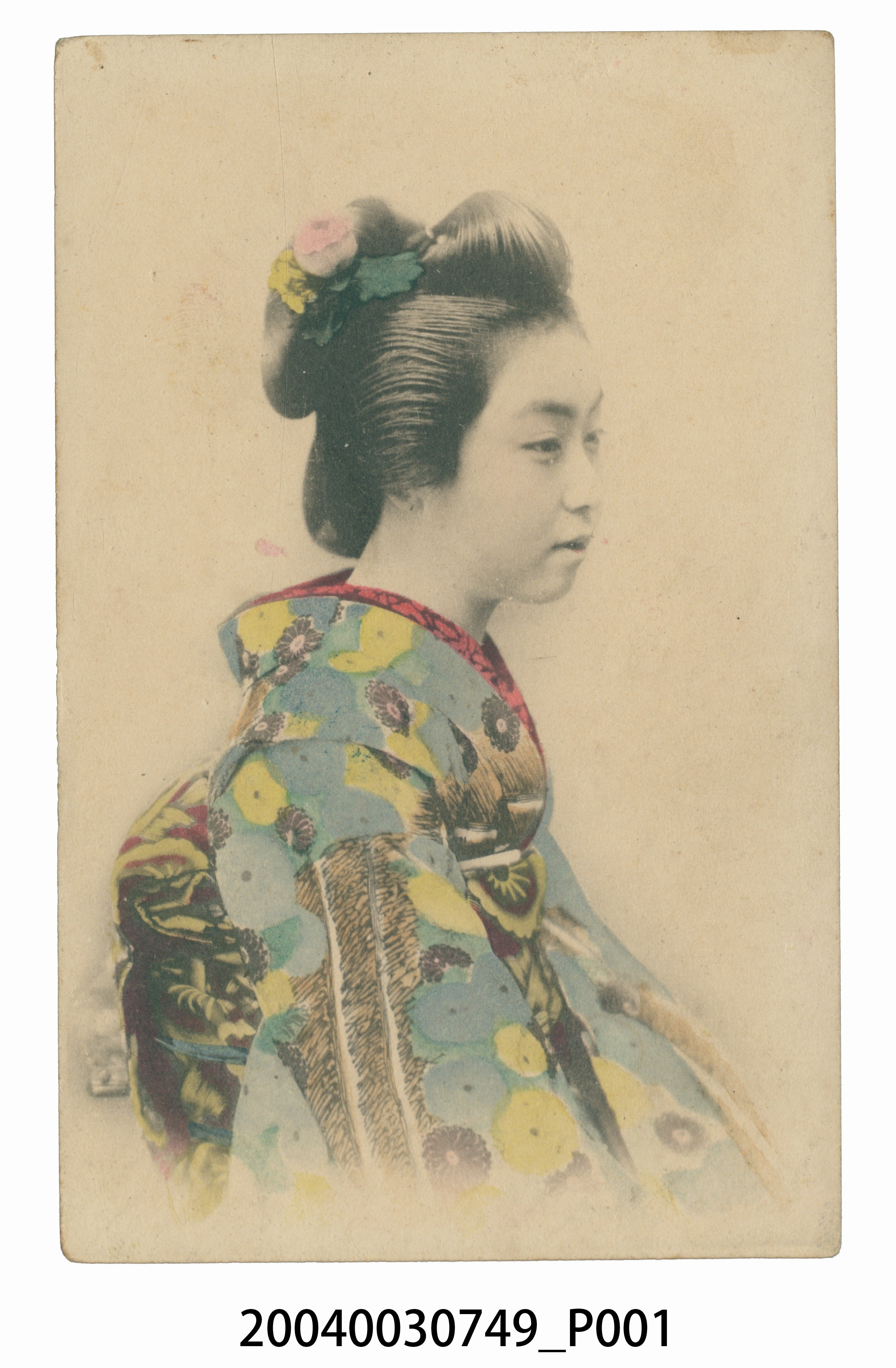 著和服的女子 (共3張)
