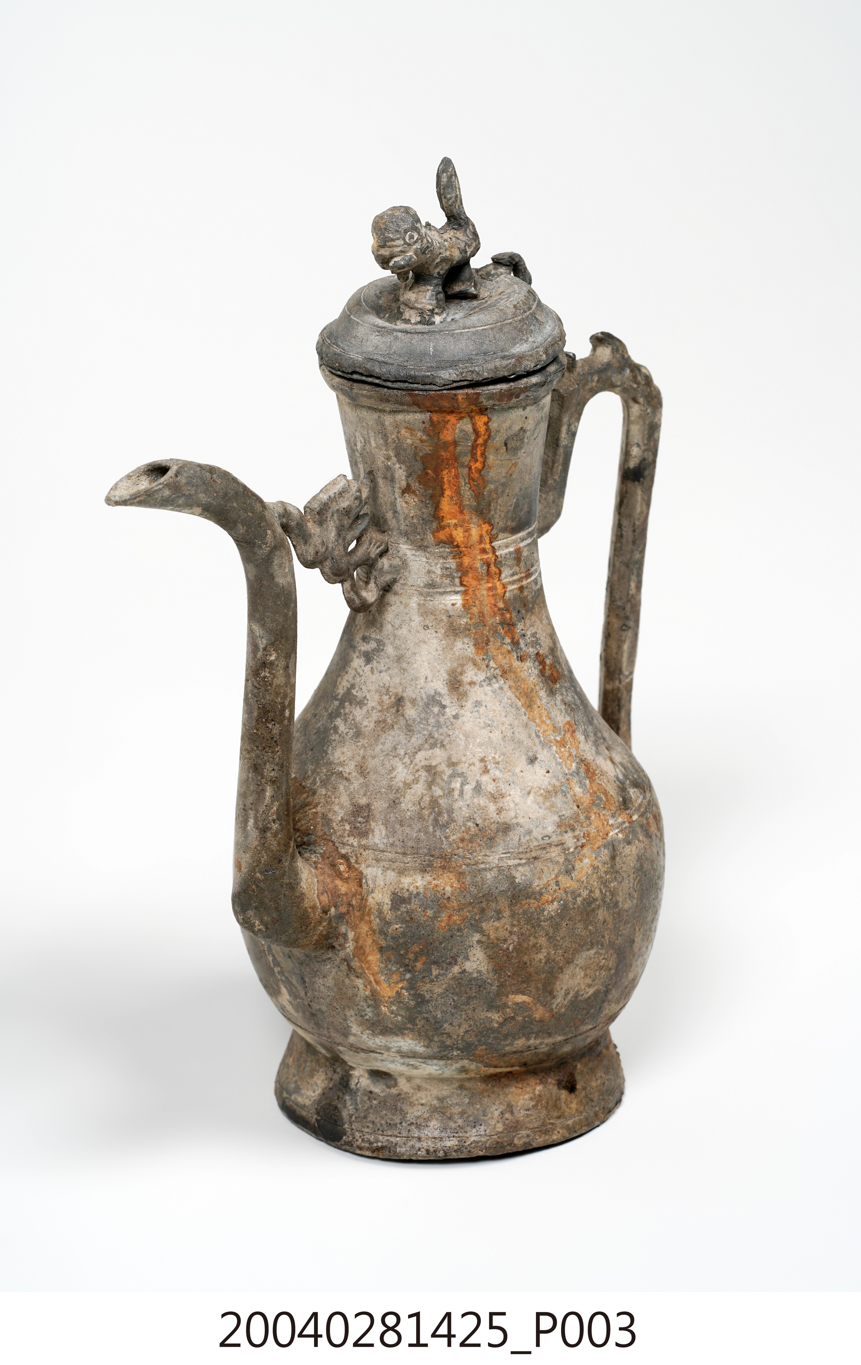 獅鈕鳳銜嘴錫壺 (共9張)