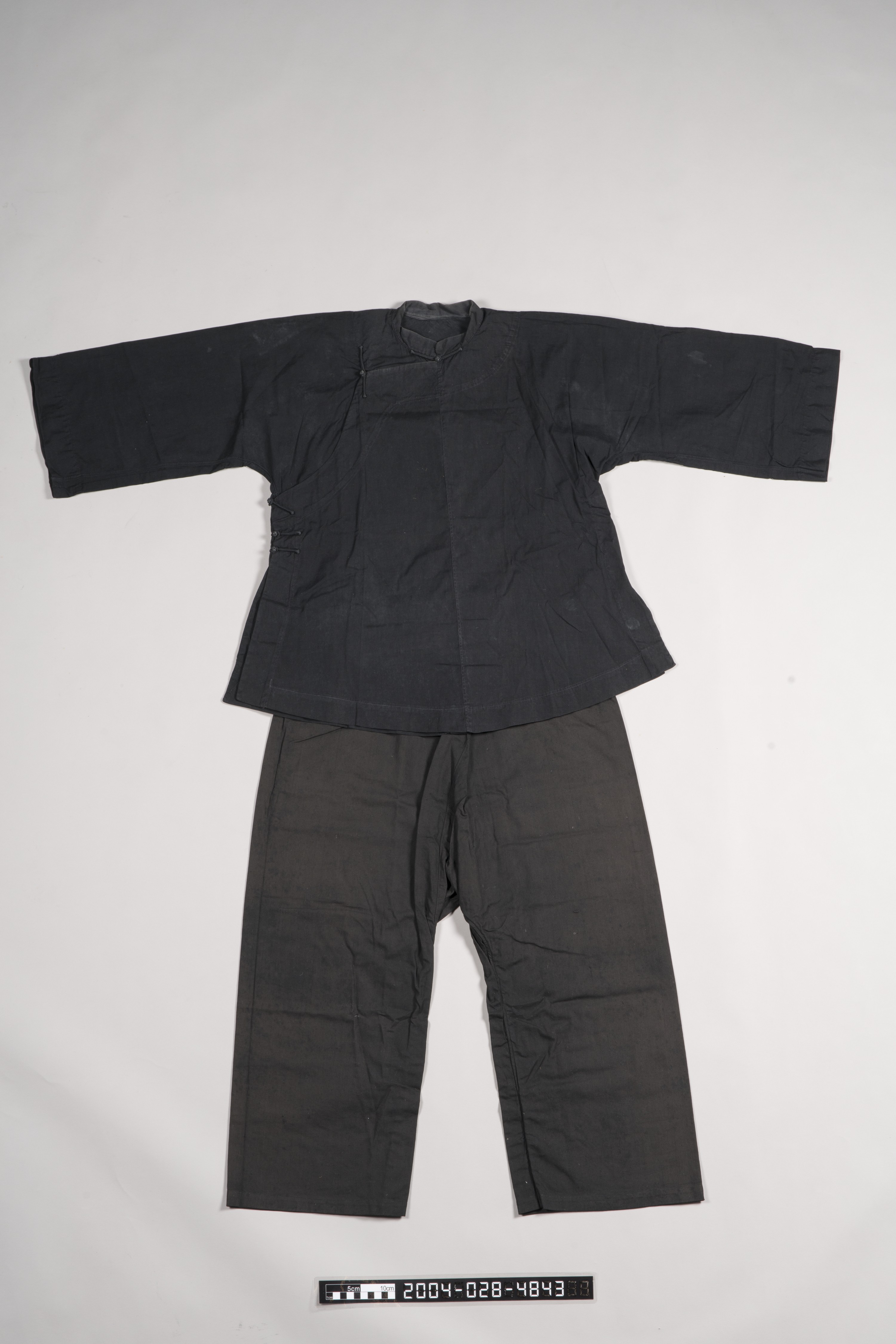 黑棉質女大襟衫褲組 (共4張)