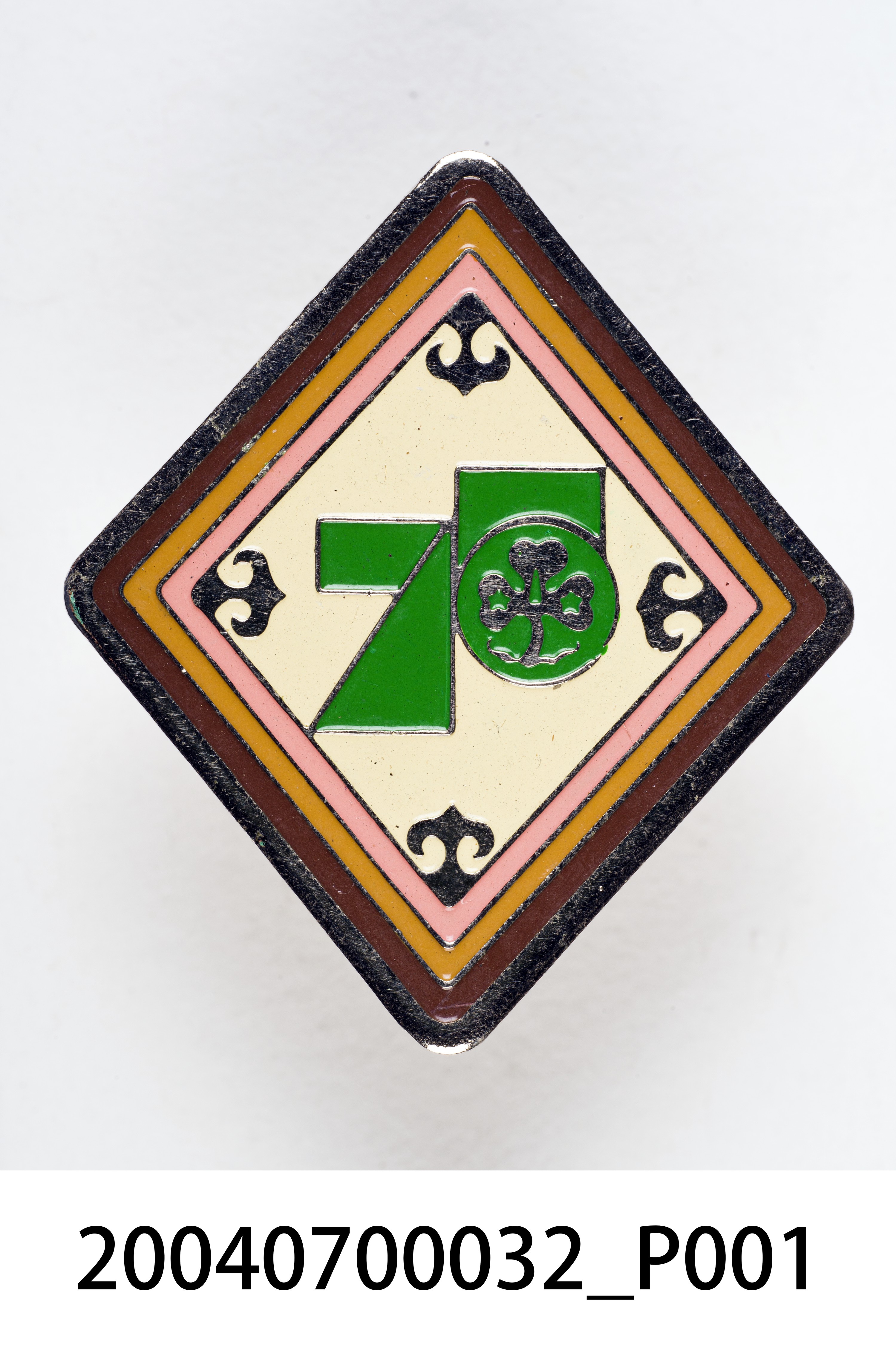 中華民國女童軍紀念章 (共3張)