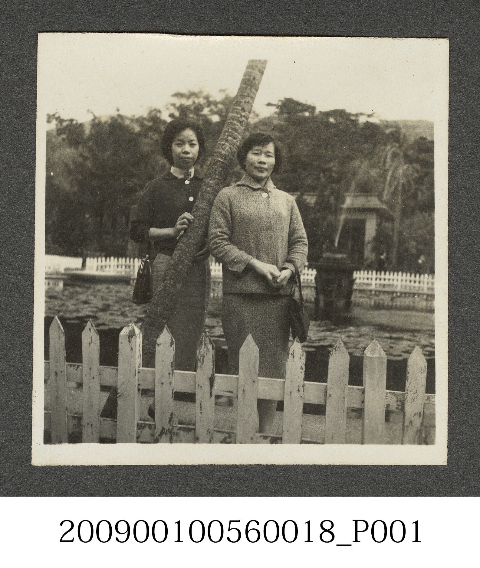 2女子合照 (共3張)