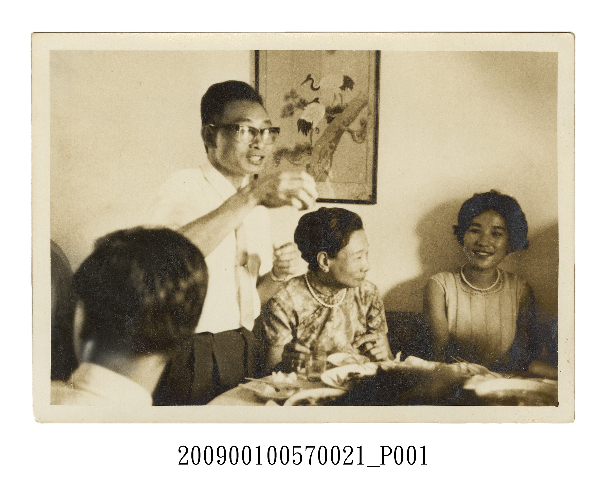 陸光惠訂婚宴親友喝喜酒 (共4張)