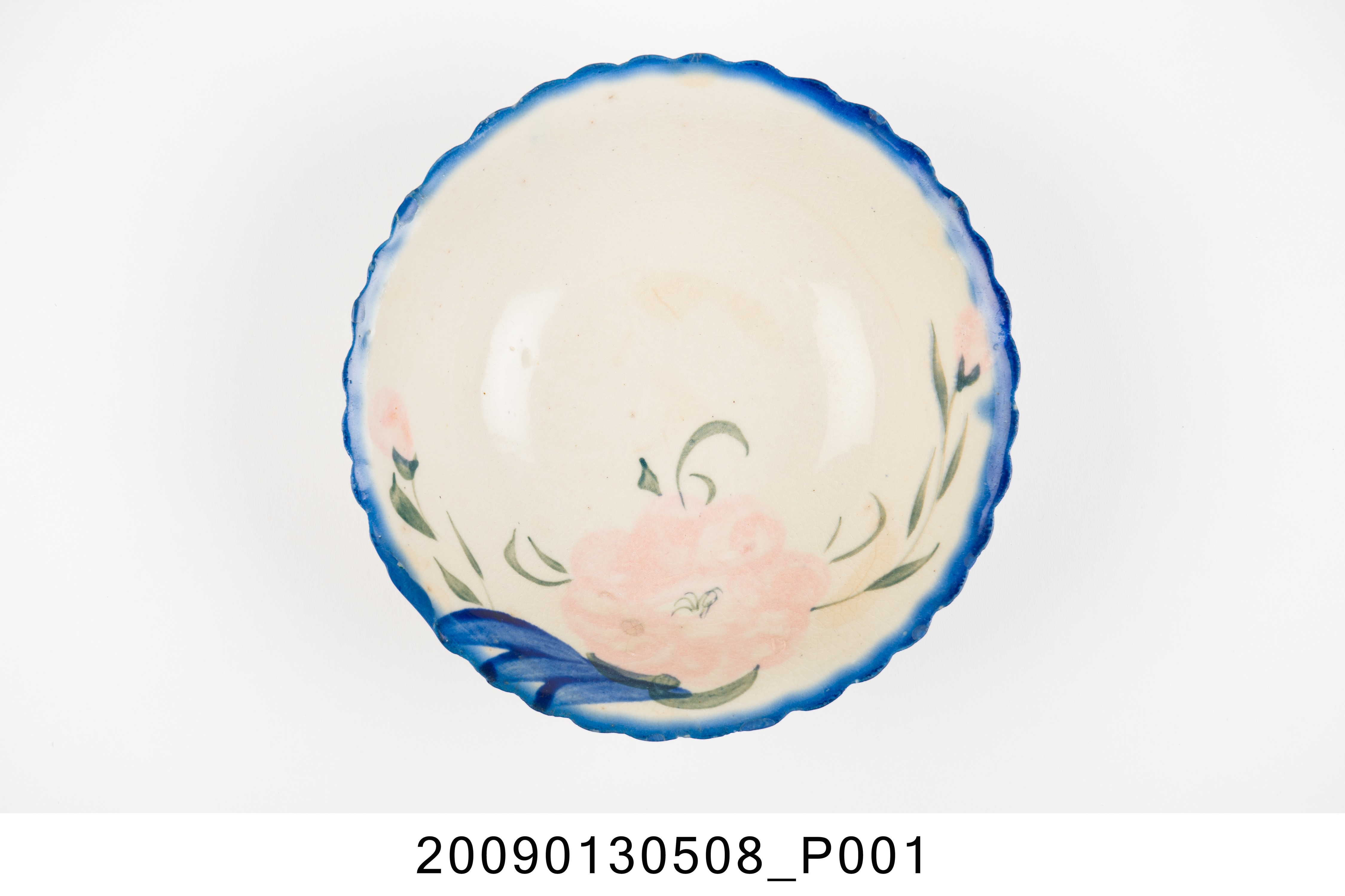 彩繪花卉紋菱花口碗 (共7張)