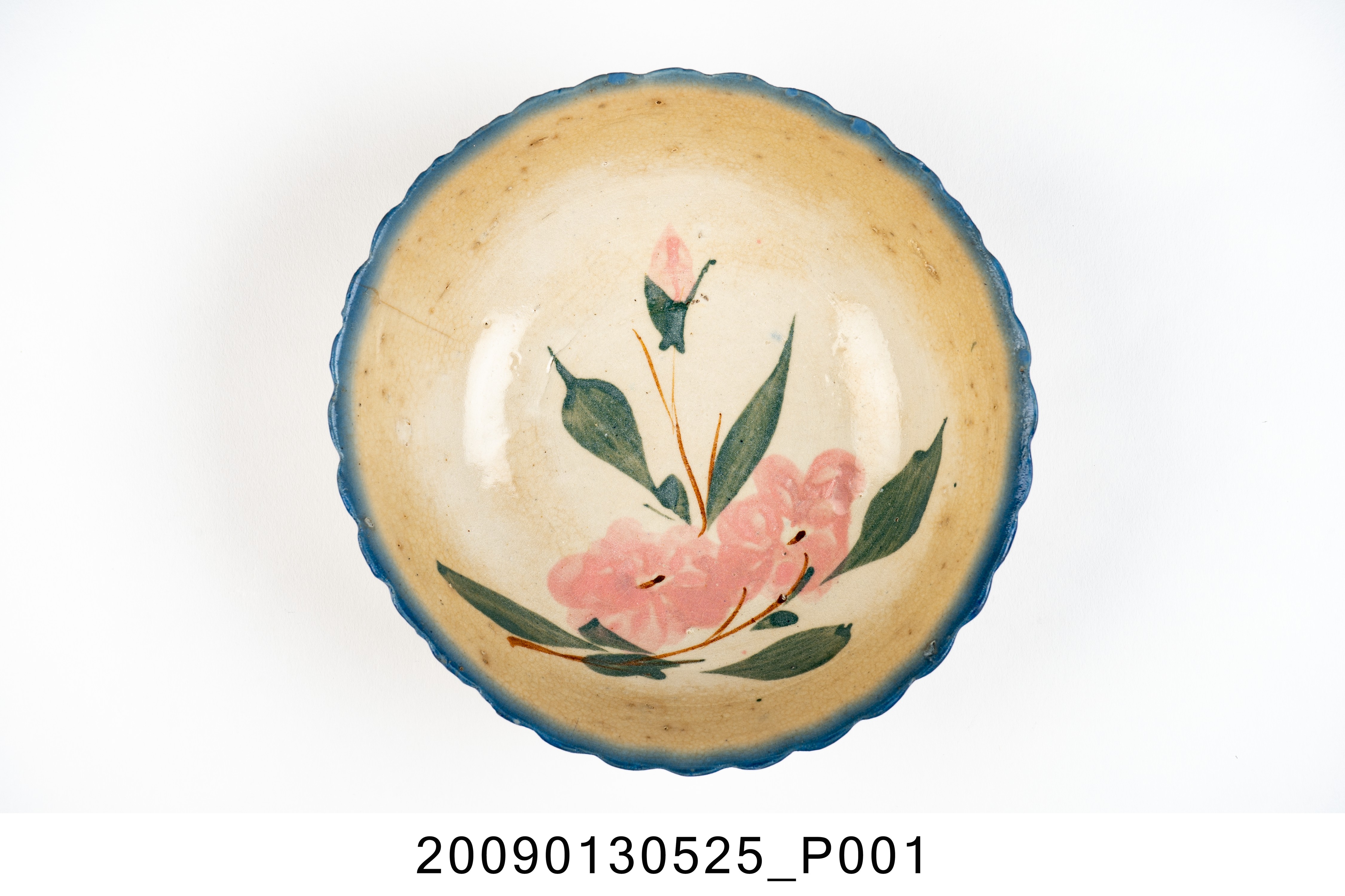 彩繪花卉紋菱花口碗 (共7張)