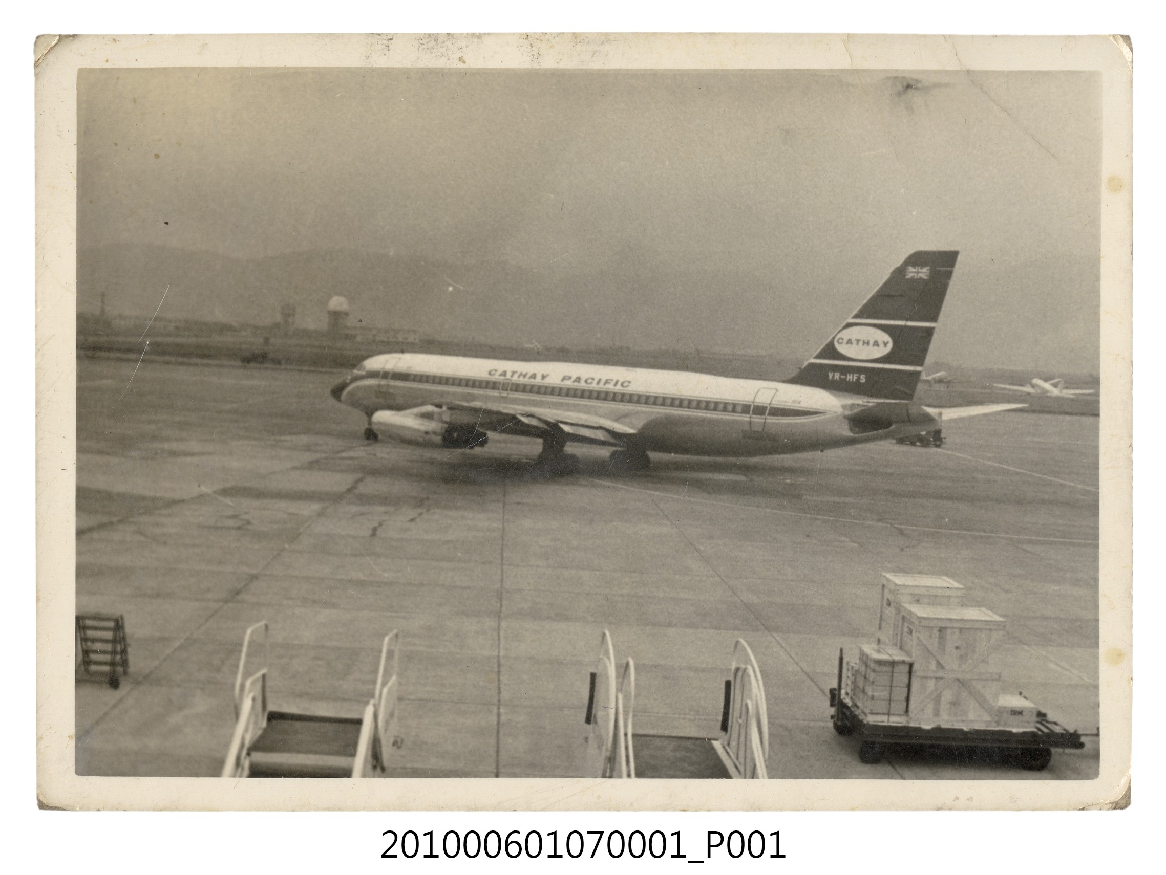 民國57年7月12日國泰航空飛機 (共2張)