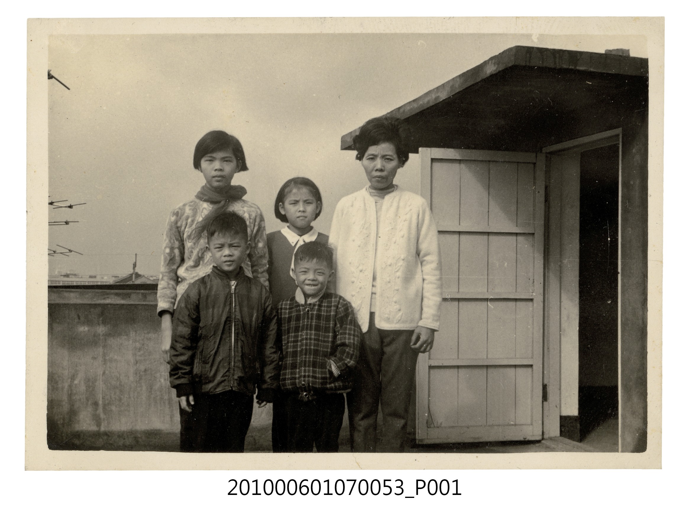 59.2.10曹恕妻兒照 (共2張)