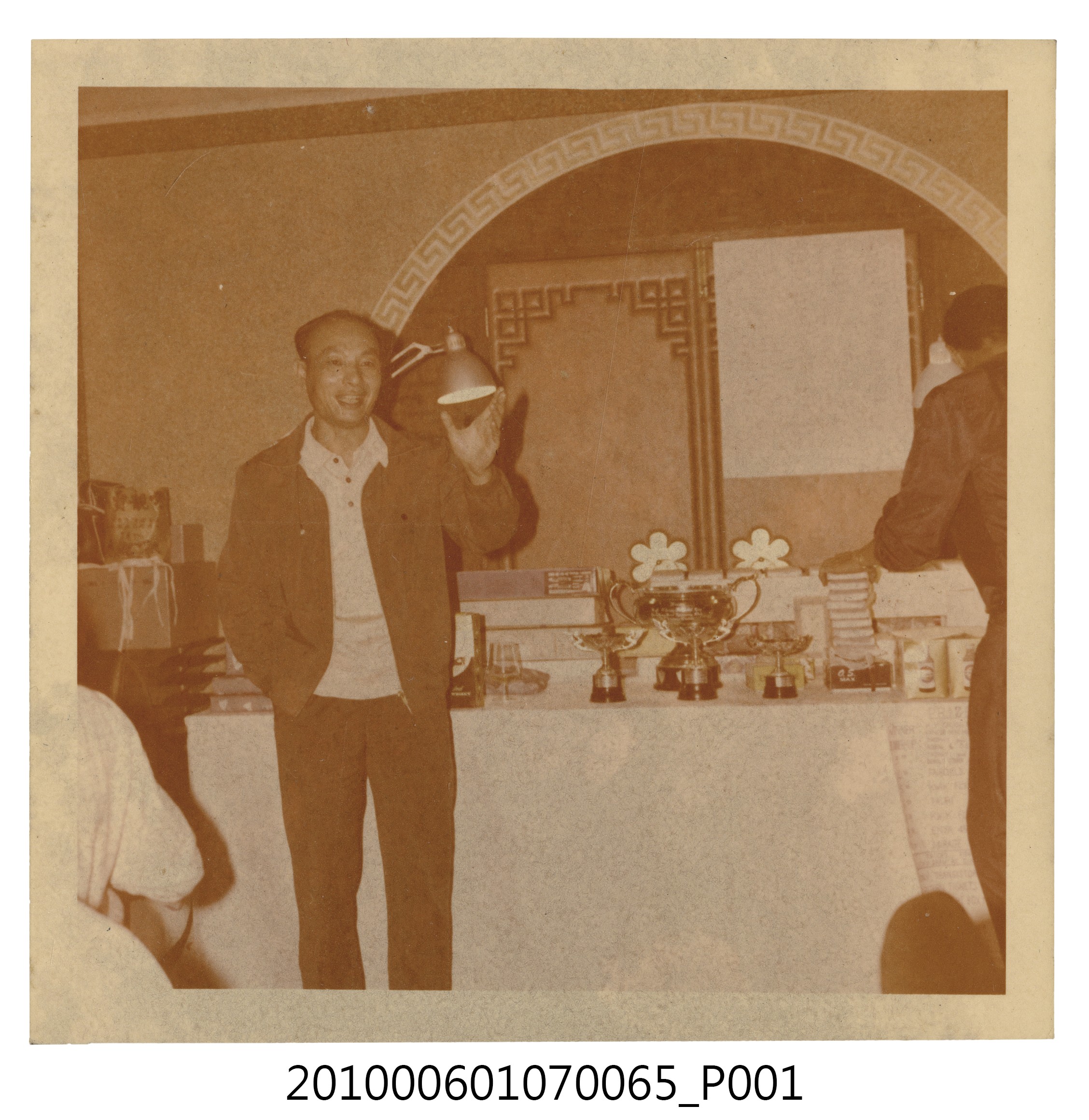 1972年5月香港RC大會崔氏剪影 (共2張)