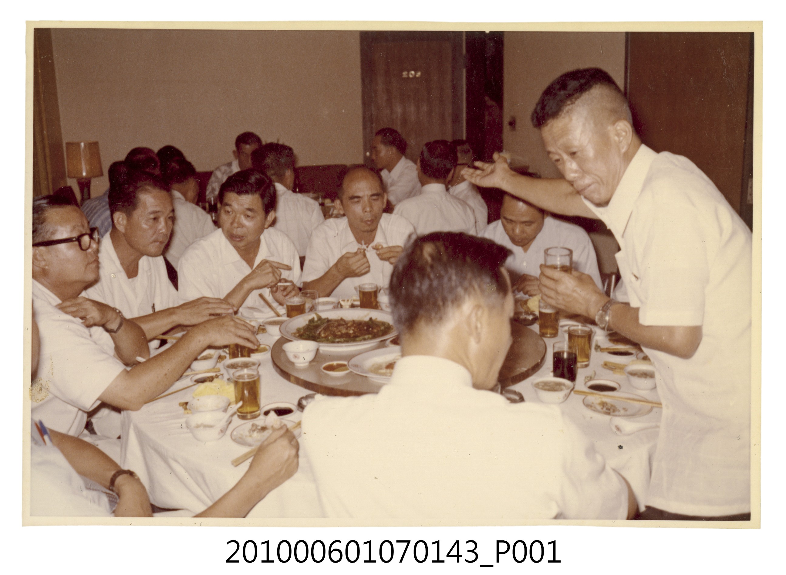 1972年8月南師學友餐敍2 (共2張)