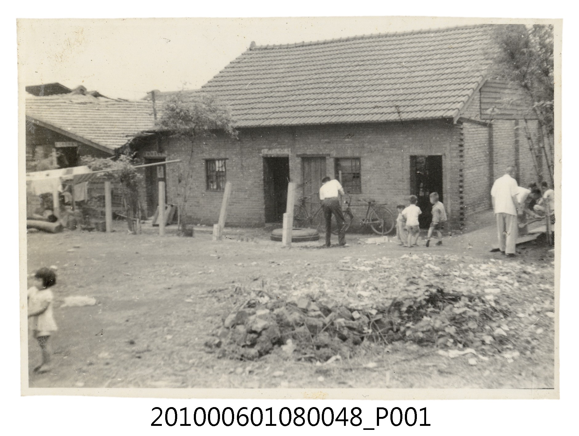 一九六一年五月整理園地剪影4 (共2張)